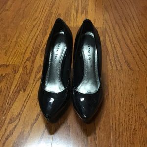 GIANNI BINI patent leather pumps